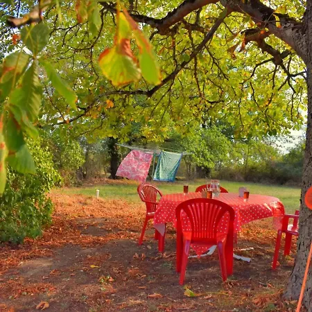 Ancienne Ferme Independante Pres De Brout-vernet, Grand Jardin, Cuisine Equipee, Wi-fi, Terrasse, Barbecue - Fr-1-489-316 Tatil Evi *